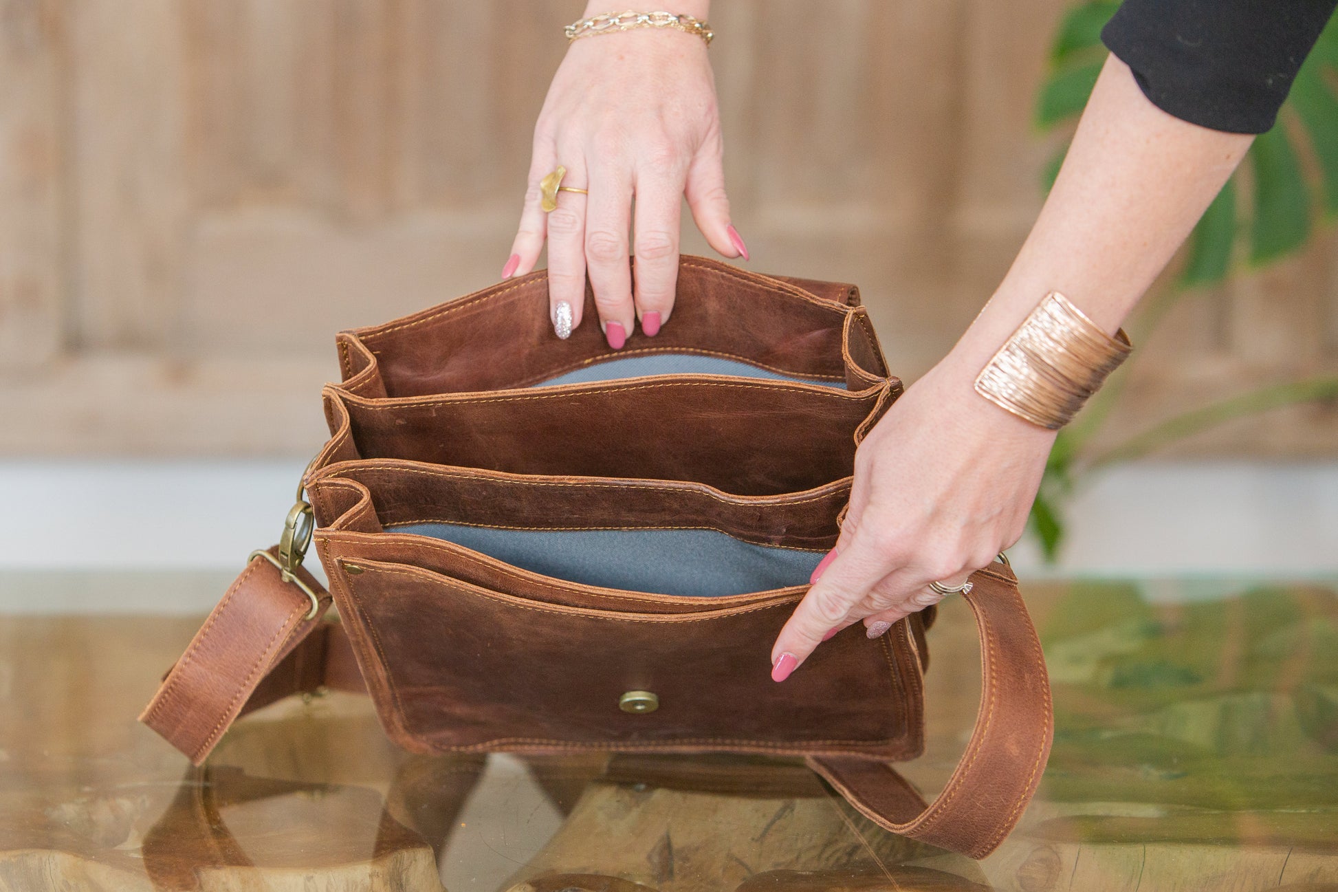 Organized leather handbag with compartments